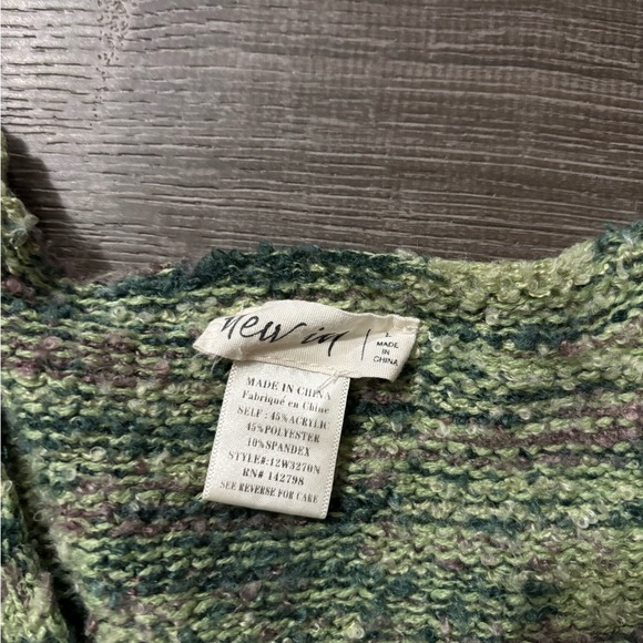 New Look Multicolor V-Neck Sweater - Picture 4 of 6